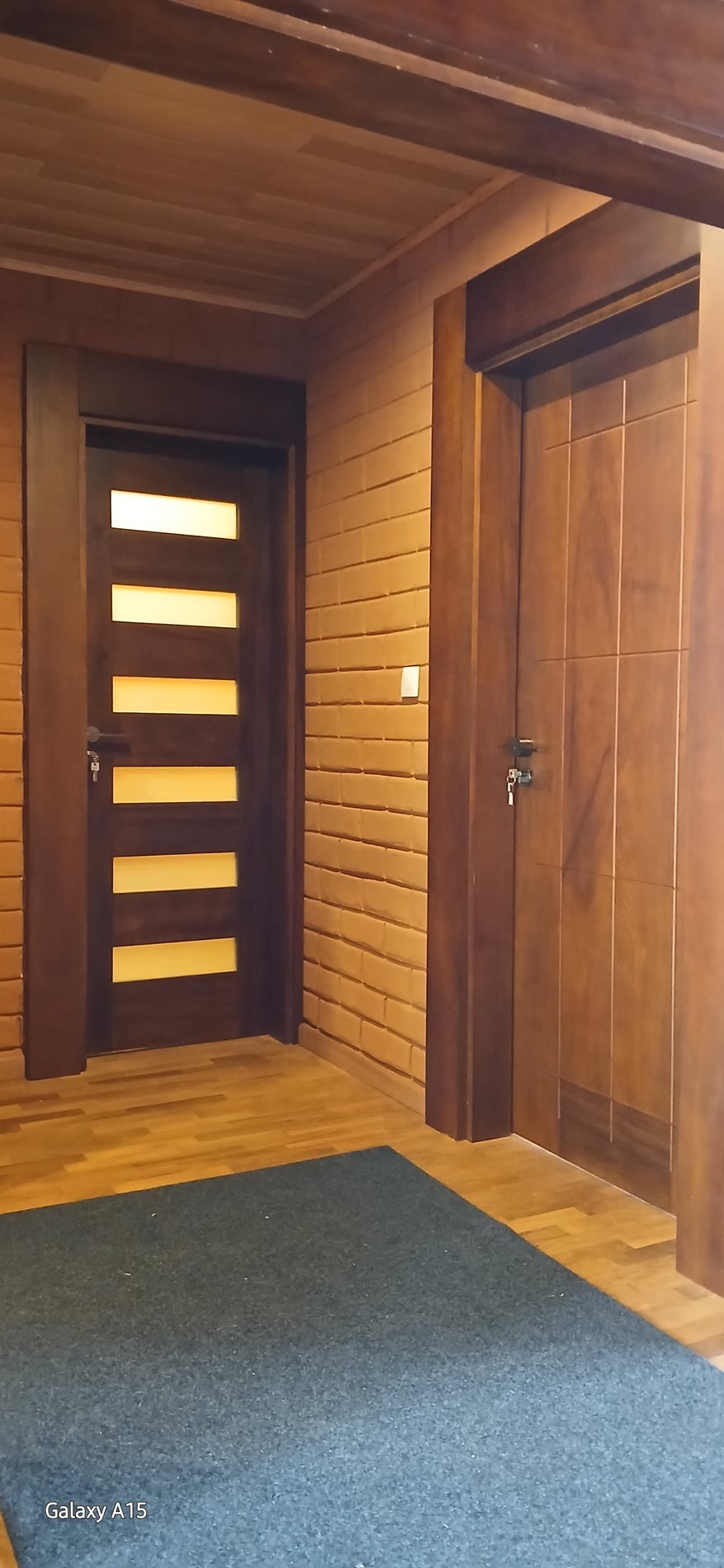Vestibule bois et lumière