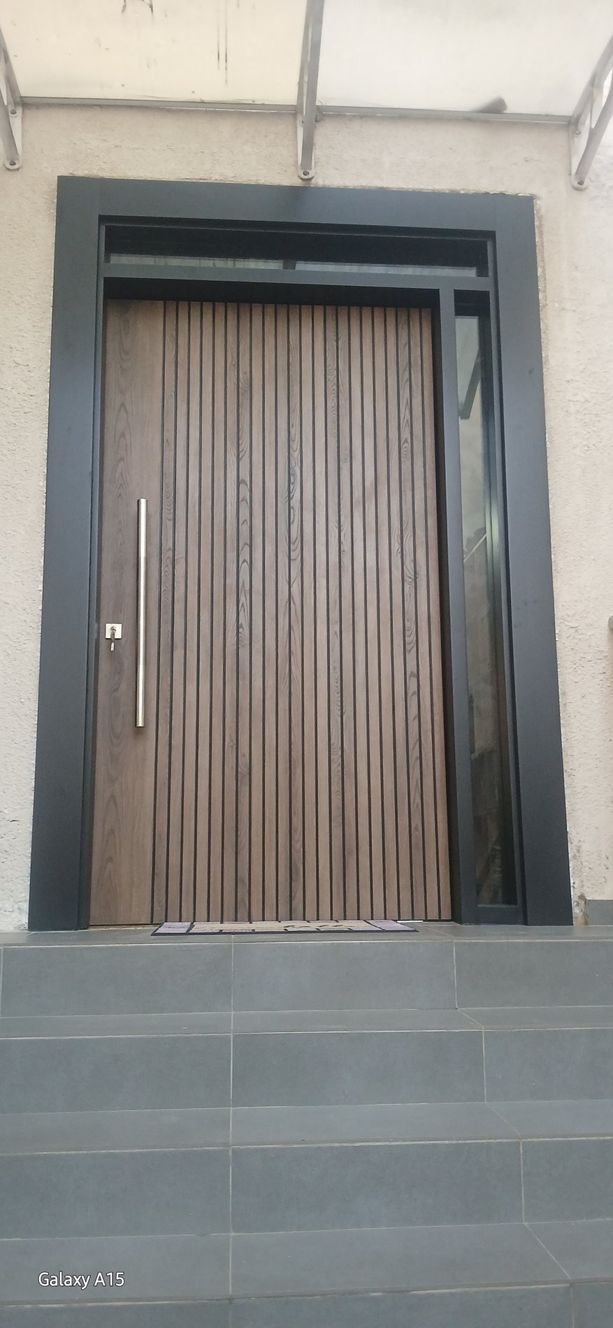 Porte cannelée extérieure