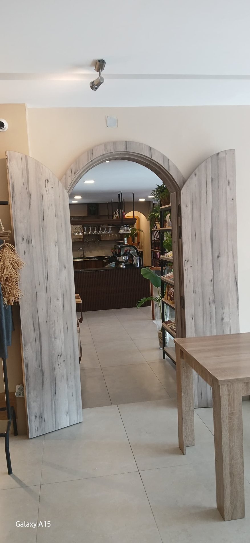 Arche en pierre et bois