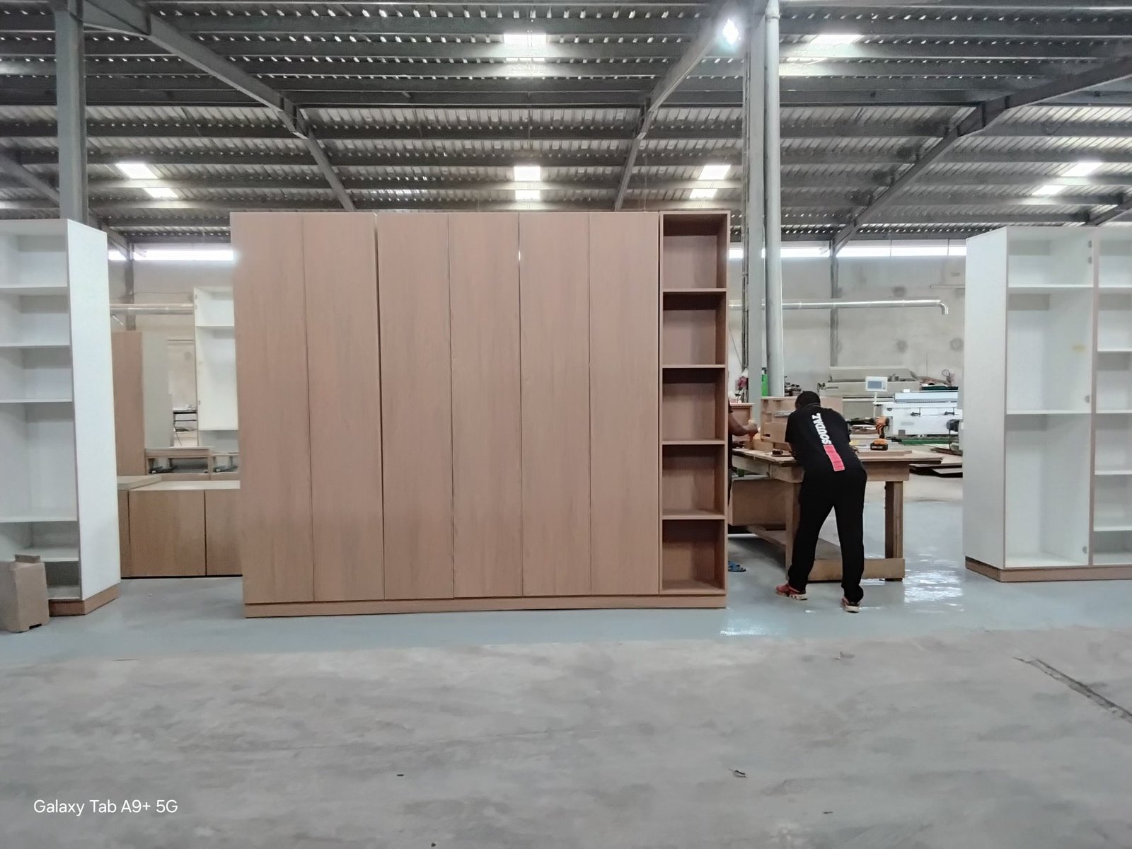 Dressing bois clair en fabrication