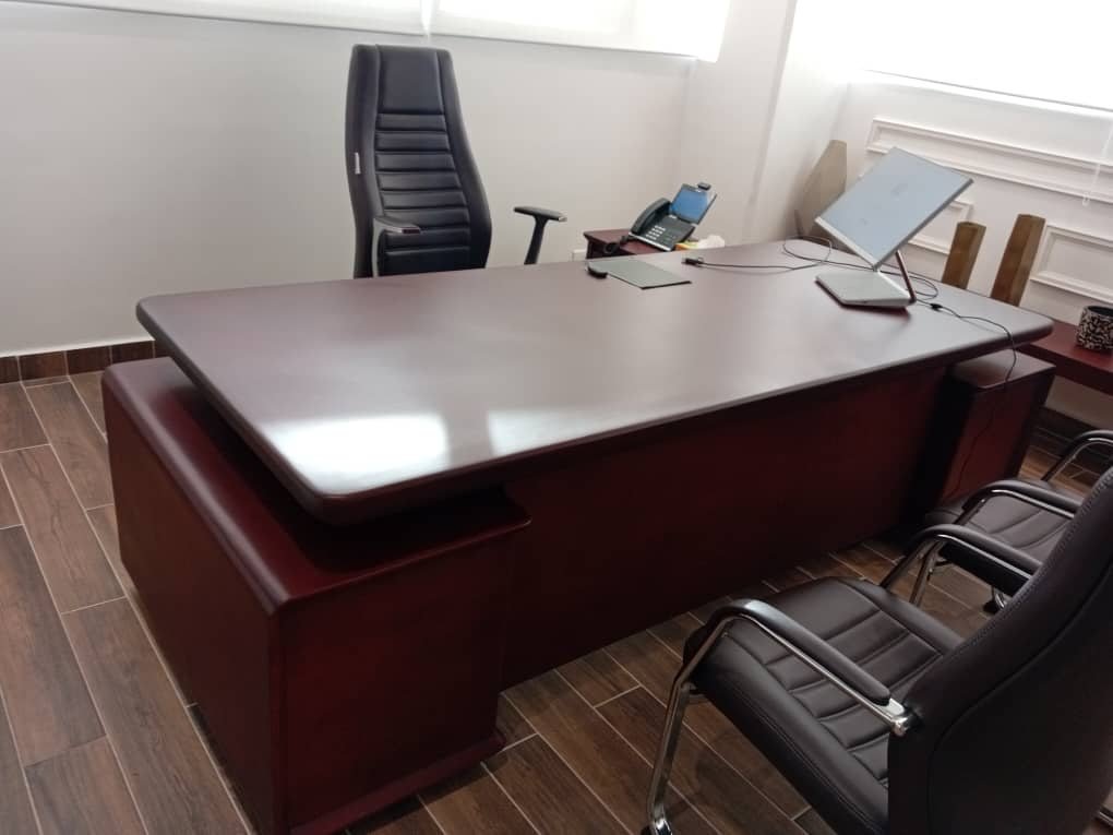 Bureau de direction en bois massif