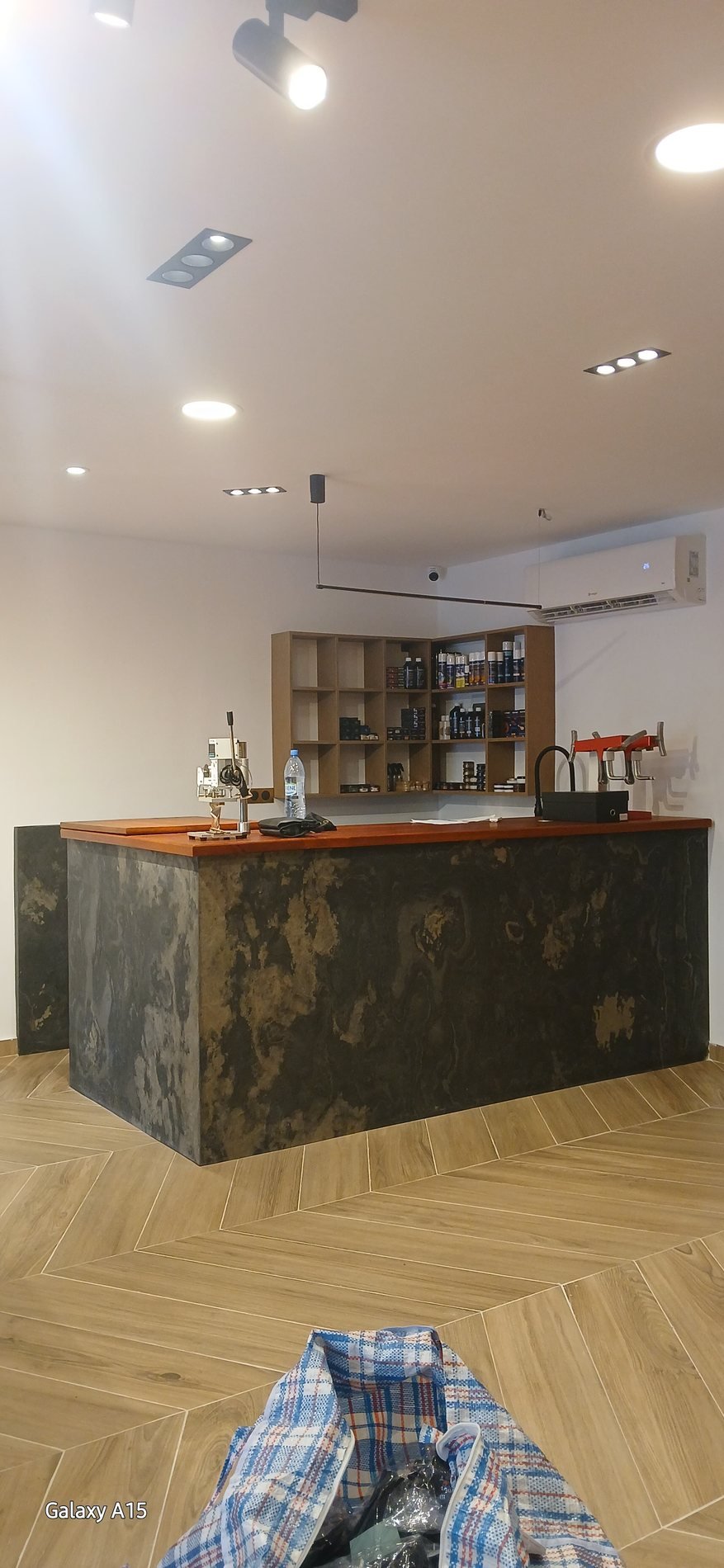 Cave à vin, comptoir bar